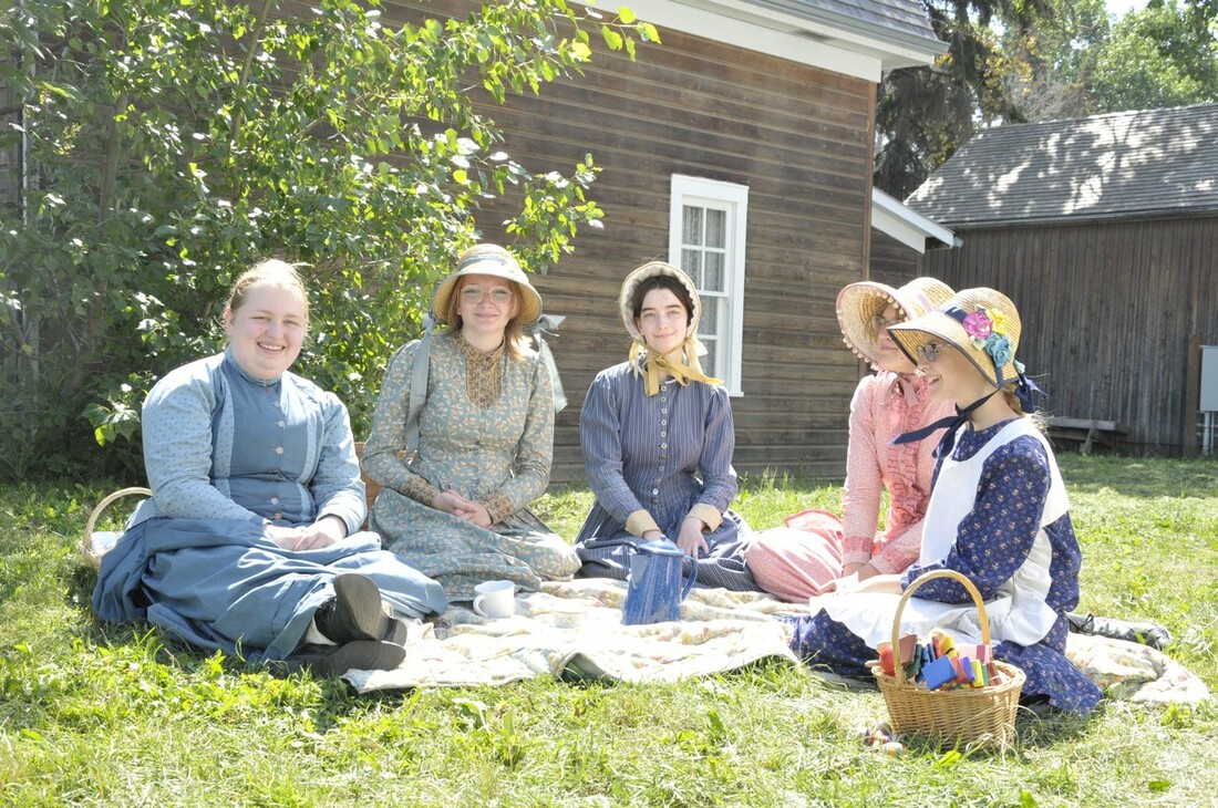 Junior Volunteers enjoying a picnic